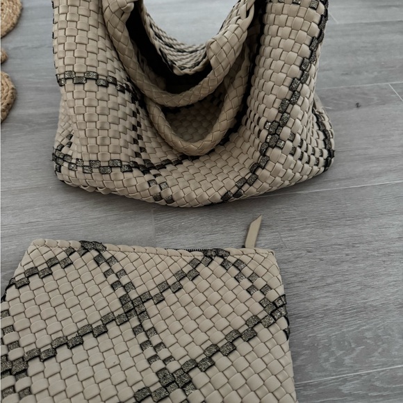 Elegant Woven Tote Bag - Black and Tan - Picture 2 of 6